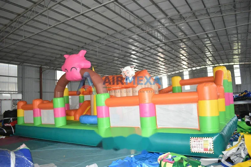 Castillo inflable Funcity con temática de granja y cabritas para uso comercial