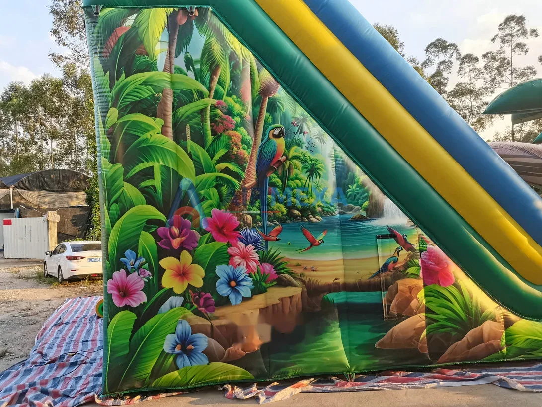 Parque inflable temático de selva con torres y obstáculos para eventos grandes
