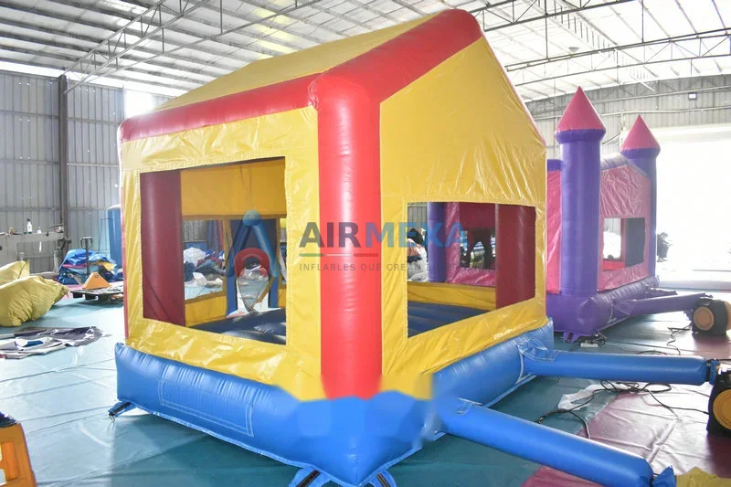 Castillo inflable comercial de 4x4 metros instalado para renta de eventos