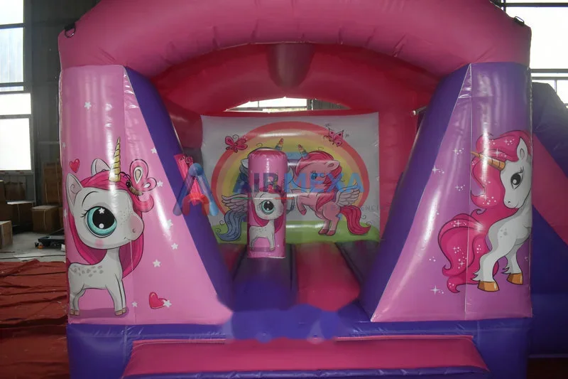 Castillo inflable chico de unicornio con resbaladilla, ideal para uso en interiores
