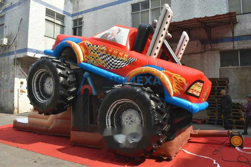 Combo inflable temática monster truck con resbaladilla y área de brinco