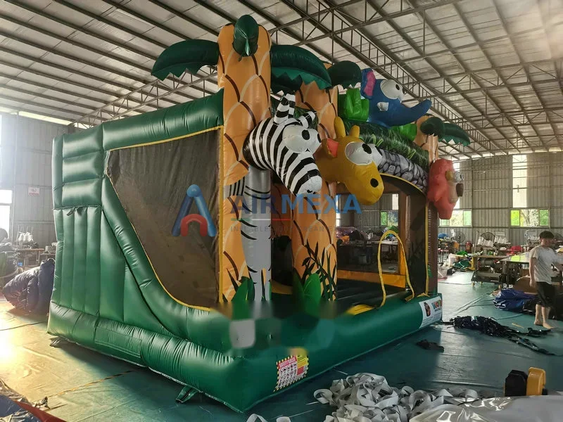 Castillo inflable combo con temática de zoológico y resbaladilla para renta