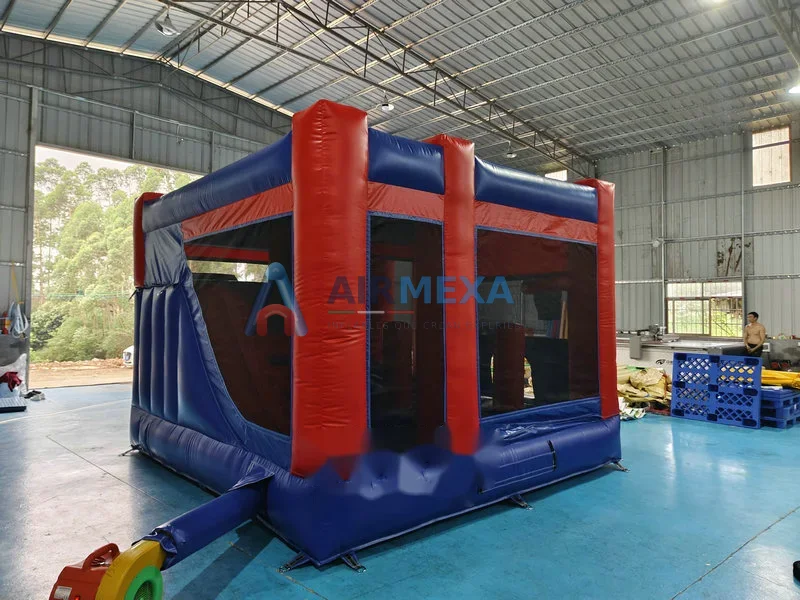 Combo inflable compacto con resbaladilla instalado en patio residencial