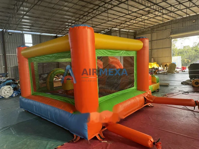 Combo inflable de doble carril con resbaladilla en instalación comercial