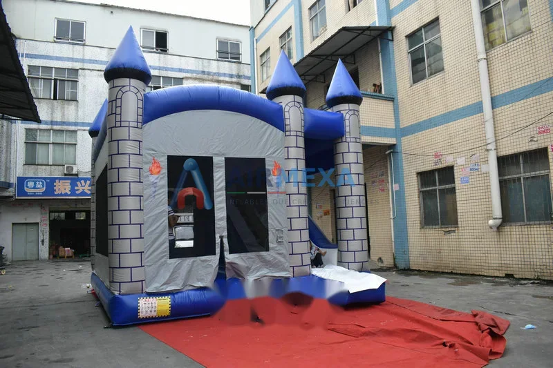 Castillo inflable combo mediano con resbaladilla instalado en patio
