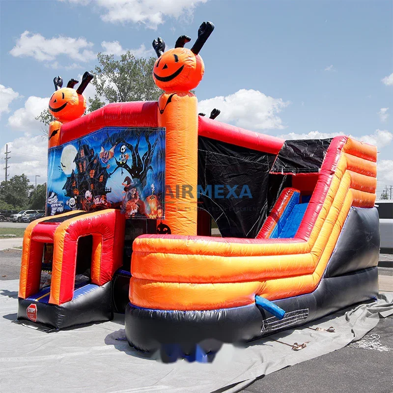 Combo inflable temático de Halloween con resbaladilla y área de brinco