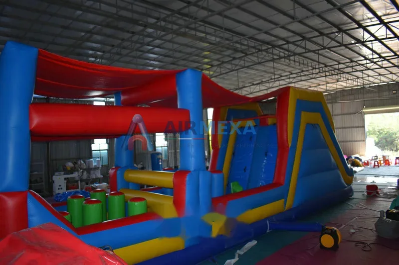 Pista de obstáculos inflable con techo integrado, 12 metros de largo, uso comercial