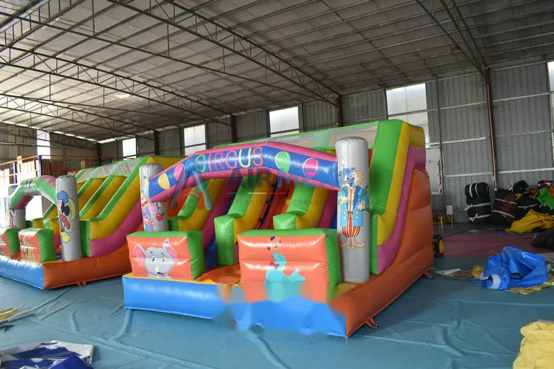 Castillo inflable temática de circo con resbaladilla compacta para patio