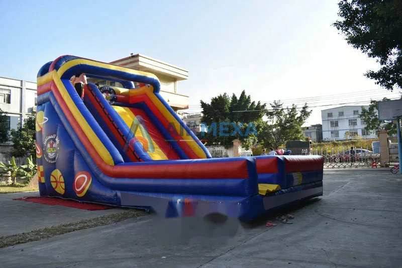 Resbaladilla inflable temática galaxia de gran altura para eventos comerciales