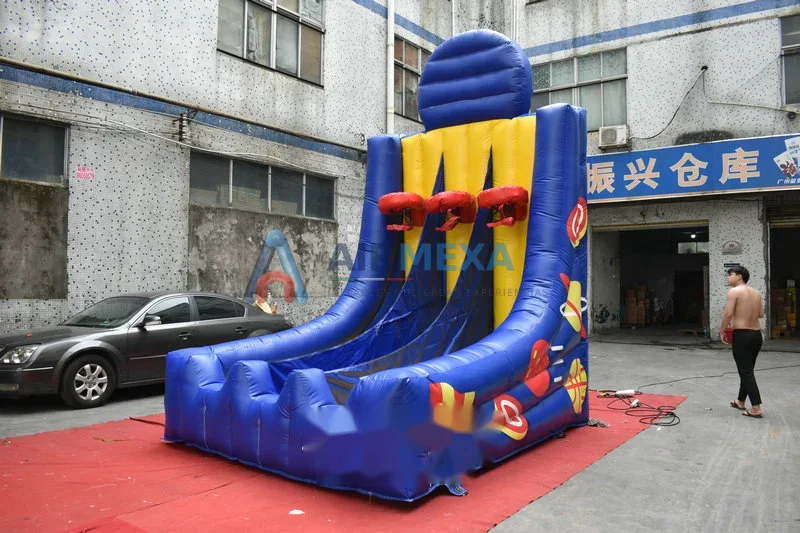 Juego inflable de canasta de básquetbol personalizado en evento al aire libre