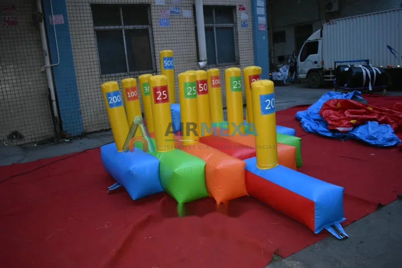 Juego inflable de aros (hula hoop toss) con blancos para lanzar en evento