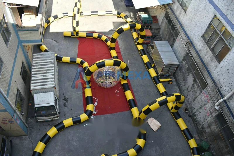 Pista de carreras inflable para karts instalada en evento, vista del circuito