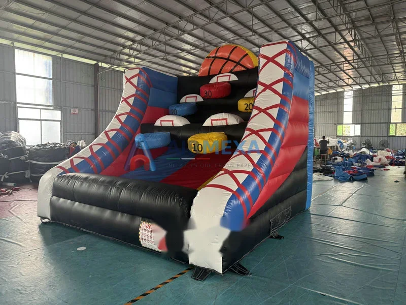 Juego inflable de tiros de básquetbol de 4x4 metros instalado en evento