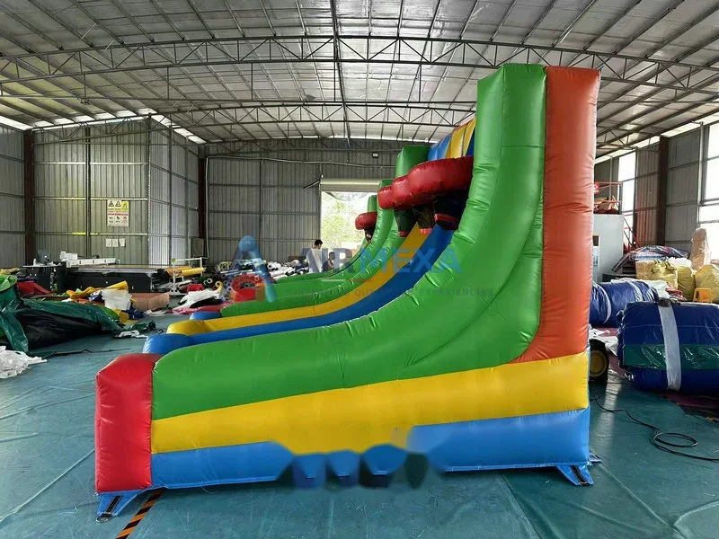 Juego inflable de tiros con tres aros de básquetbol a distintas alturas