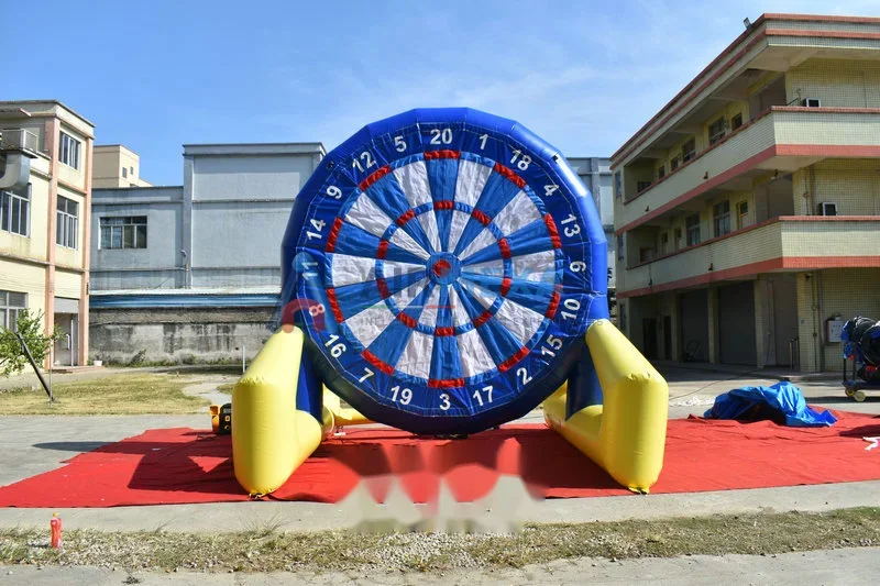 Juego inflable de dardos de fútbol con tablero de puntos y balón de velcro