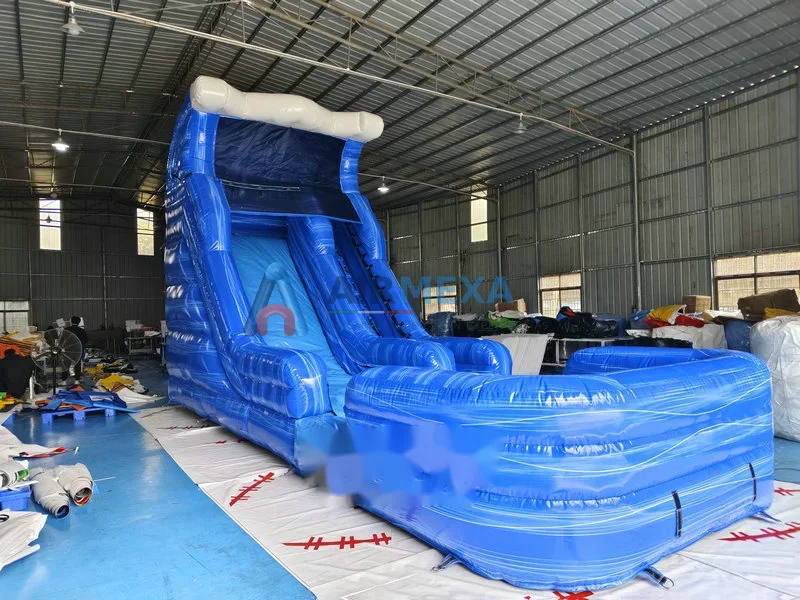 Resbaladilla acuática inflable Aqua Tide con alberca de aterrizaje en evento